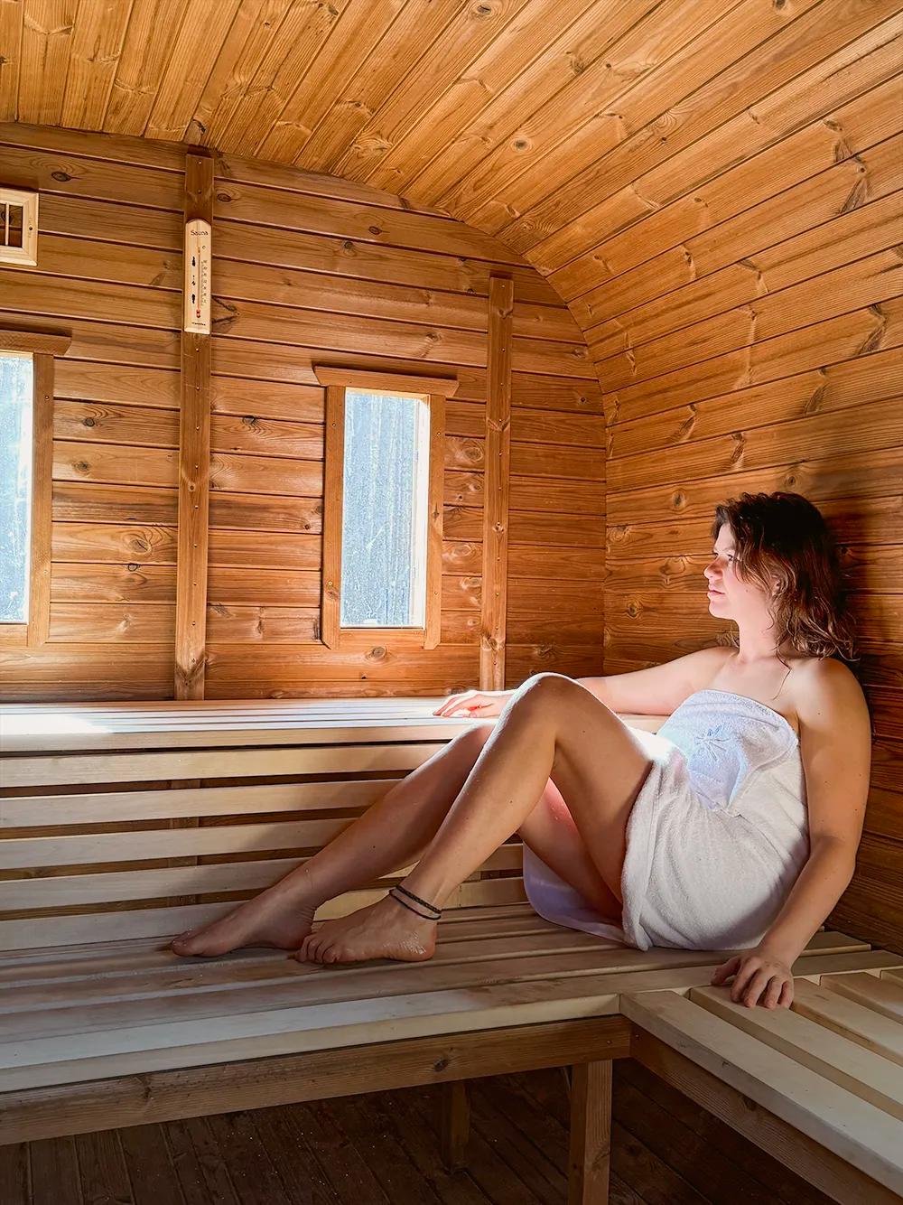 Sauna – więcej niż ciepło. Jak saunowanie pomaga ciału i umysłowi